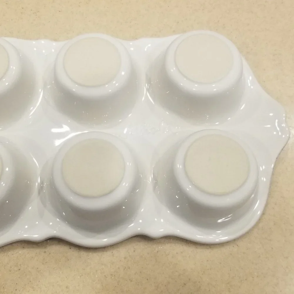 RARE JULISKA WHITE BERRY & THREAD CERAMIC CUPCAKE MUFFIN PAN BAKING COOKING DISH
